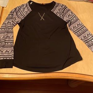 GUC Long Sleeve Tee Size Medium